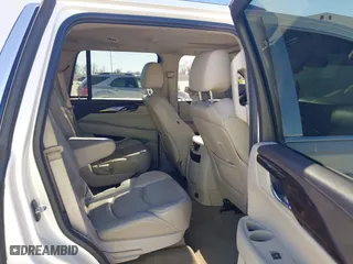 2015 Cadillac Escalade Luxury with VIN 1GYS3BKJ7FR303390, listed as a IAAI auction lot 41428556 with 152,978 mi miles. Bid and sale history available at carsss.com. Image 8.