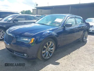 2014 Chrysler 300 S z VIN 2C3CCABG7EH281483, wystawiony jako IAAI lot #42272545 z przebiegiem 122 610 mil mil oraz . Historia ofert i sprzedaży dostępna na DreamBid. Obrazek 17.