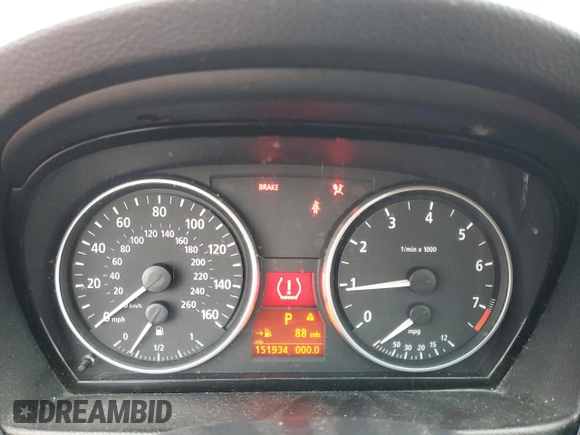2006 BMW 3 Series 330i with VIN WBAVB33526KS32814, listed as a Copart auction lot 47785595 with 151,934 mi miles and Salvage Title. Bid and sale history available at DreamBid. Image 9.