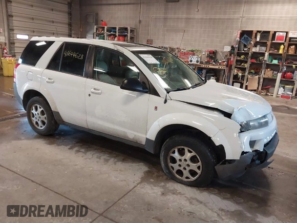 2004 Saturn VUE V6 with VIN 5GZCZ534X4S810971, listed as a IAAI auction lot 41644628 with 206,405 mi miles. Bid and sale history available at carsss.com. Image 1.