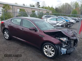 2013 Kia Optima EX z VIN 5XXGN4A73DG147517, wystawiony jako IAAI lot #41959679 z przebiegiem 133 810 mil mil oraz . Historia ofert i sprzedaży dostępna na DreamBid. Obrazek 1.