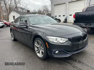 2017 BMW 4 Series 430i xDrive z VIN WBA4F9C35HG812548, wystawiony jako Copart lot #48180525 z przebiegiem 139 767 mil mil oraz Czysty tytuł • Clean title. Historia ofert i sprzedaży dostępna na DreamBid. Obrazek 1.
