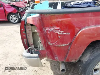 2006 Toyota Tacoma PreRunner with VIN 5TETU62N96Z154826, listed as a IAAI auction lot 41652762 with 418,565 mi miles. Bid and sale history available at carsss.com. Image 6.