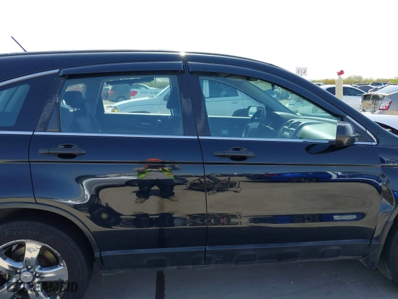2008 Honda CR-V LX with VIN 3CZRE383X8G704149, listed as a IAAI auction lot 41851000 with 329,881 mi miles. Bid and sale history available at carsss.com. Image 13.
