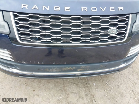 2018 Land Rover Range Rover Autobiography with VIN SALGV2RE6JA500565, listed as a IAAI auction lot 41881409 with 32,559 mi miles. Bid and sale history available at carsss.com. Image 6.