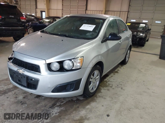 2016 Chevrolet Sonic LT z VIN 1G1JC5SH0G4138189, wystawiony jako IAAI lot #41732801 z przebiegiem 160 903 mil mil oraz . Historia ofert i sprzedaży dostępna na DreamBid. Obrazek 17.