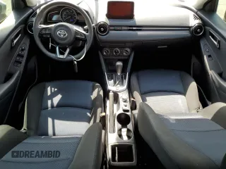 2019 Toyota Yaris L z VIN 3MYDLBYV7KY519027, wystawiony jako Copart lot #57104345 z przebiegiem Nie podano mil oraz Szkoda całkowita • Salvage title. Historia ofert i sprzedaży dostępna na DreamBid. Obrazek 8.