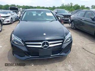 2017 Mercedes-Benz C 300 z VIN 55SWF4KB5HU200236, wystawiony jako IAAI lot #42551004 z przebiegiem 75 802 mil mil oraz . Historia ofert i sprzedaży dostępna na DreamBid. Obrazek 12.