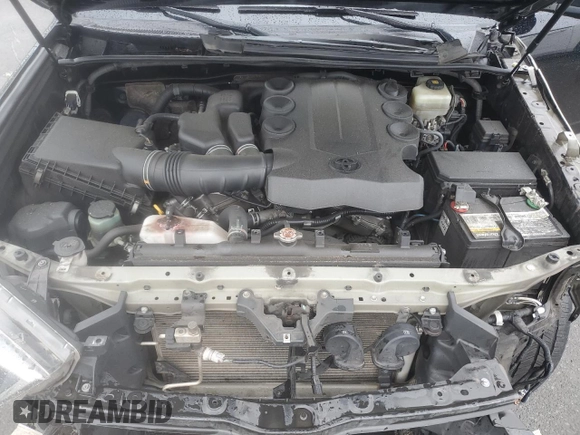 2020 Toyota 4Runner SR5 with VIN JTEBU5JR1L5806679, listed as a Copart auction lot 59961805 with 82,827 mi miles and Salvage title. Bid and sale history available at DreamBid. Image 12.