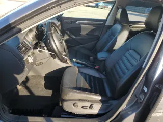 2016 Volkswagen Passat SEL z VIN 1VWCT7A39GC063254, wystawiony jako Copart lot #85563414 z przebiegiem 244 086 mil mil oraz Szkoda całkowita • Salvage title. Historia ofert i sprzedaży dostępna na DreamBid. Obrazek 7.
