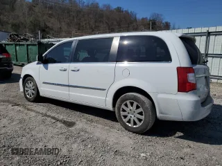 2015 Chrysler Town & Country Touring with VIN 2C4RC1BG4FR601313, listed as a Copart auction lot 48514685 with 186,328 mi miles and Salvage Title. Bid and sale history available at carsss.com. Image 2.