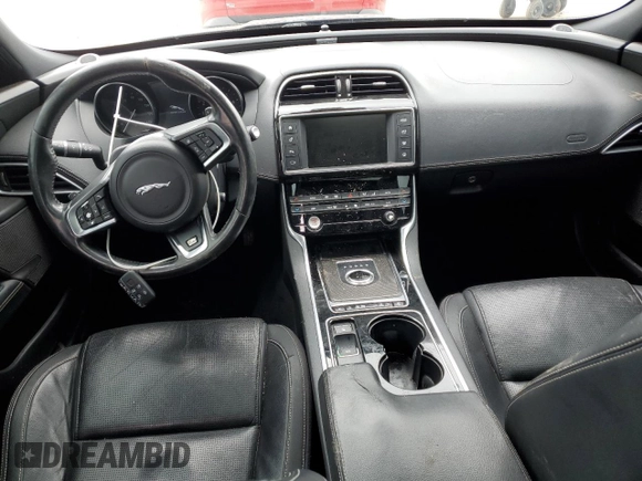 2017 Jaguar XE 35t R-Sport z VIN SAJAL4BV3HA973635, wystawiony jako Copart lot #52683915 z przebiegiem 138 331 mil mil oraz Szkoda całkowita • Salvage title. Historia ofert i sprzedaży dostępna na DreamBid. Obrazek 8.