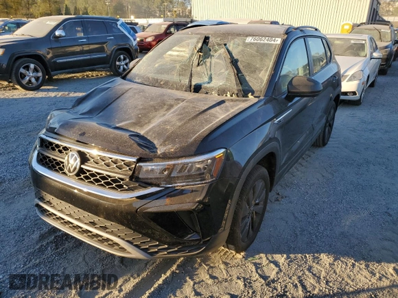 2022 Volkswagen Taos S z VIN 3VVDX7B20NM048222, wystawiony jako Copart lot #76062404 z przebiegiem 16 592 mil mil oraz Szkody całkowita. Historia ofert i sprzedaży dostępna na DreamBid. Obrazek 1.