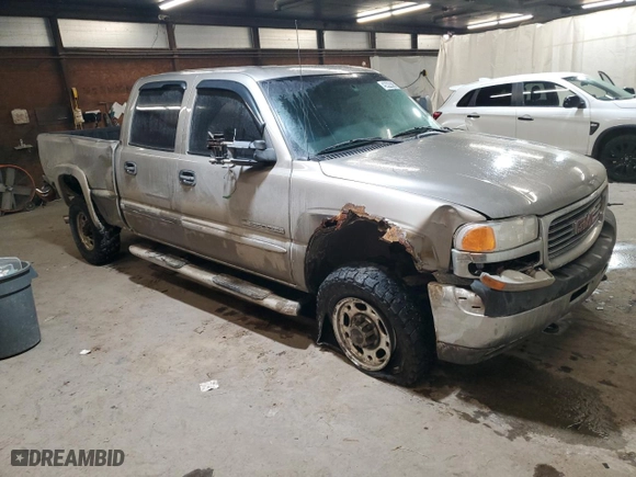 2002 GMC Sierra 2500HD SLE with VIN 1GTHK23U02F161214, listed as a Copart auction lot 42322685 with 231,368 mi miles and Salvage Title. Bid and sale history available at carsss.com. Image 4.