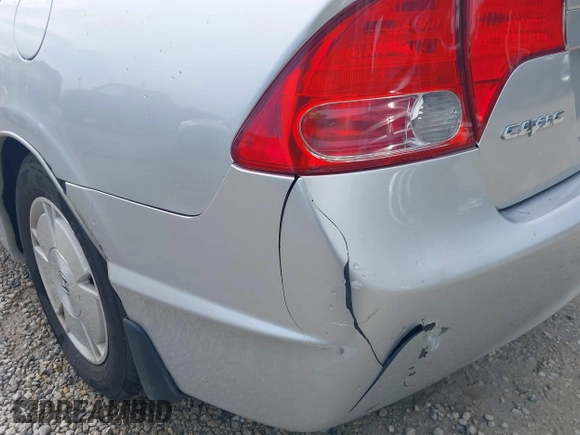 2007 Honda Civic with VIN JHMFA36267S028464, listed as a IAAI auction lot 42215413 with 121,682 mi miles and . Bid and sale history available at DreamBid. Image 19.