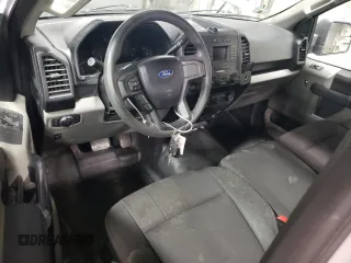 2019 Ford F-150 XL z VIN 1FTMF1C54KKD08521, wystawiony jako Copart lot #83483684 z przebiegiem 119 021 mil mil oraz Szkoda całkowita • Salvage title. Historia ofert i sprzedaży dostępna na DreamBid. Obrazek 8.