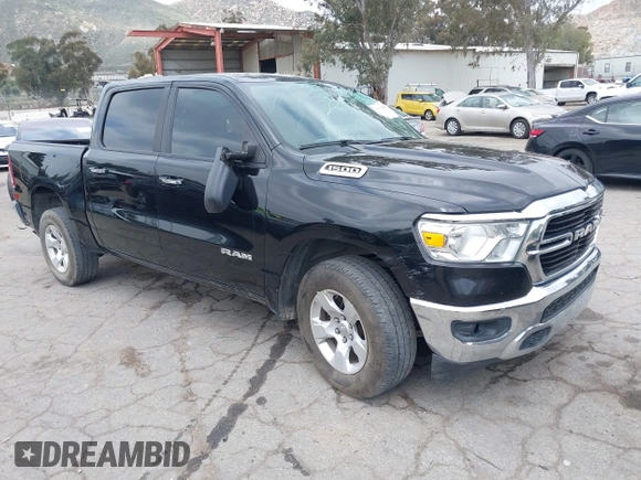 2020 Ram 1500 Big Horn z VIN 1C6RRFFGXLN109231, wystawiony jako IAAI lot #41881564 z przebiegiem 93 879 mil mil oraz . Historia ofert i sprzedaży dostępna na DreamBid. Obrazek 1.