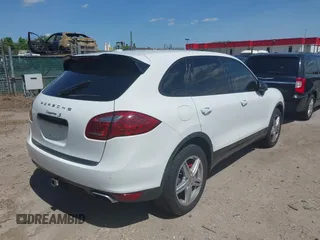 2012 Porsche Cayenne S z VIN WP1AB2A24CLA48791, wystawiony jako IAAI lot #42167069 z przebiegiem 133 819 mil mil oraz . Historia ofert i sprzedaży dostępna na DreamBid. Obrazek 4.