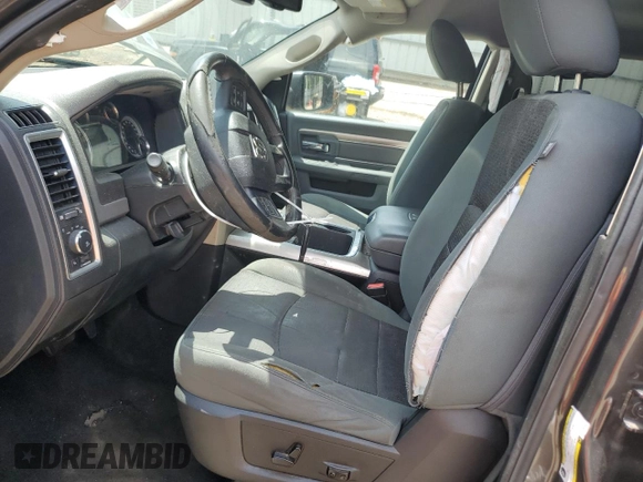 2017 Ram 1500 Lone Star z VIN 3C6RR6LT6HG738258, wystawiony jako Copart lot #55559655 z przebiegiem 106 677 mil mil oraz Szkoda całkowita • Salvage title. Historia ofert i sprzedaży dostępna na DreamBid. Obrazek 7.