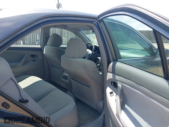 2007 Toyota Camry CE z VIN 4T1BE46K17U109995, wystawiony jako IAAI lot #42473032 z przebiegiem 193 731 mil mil oraz . Historia ofert i sprzedaży dostępna na DreamBid. Obrazek 8.