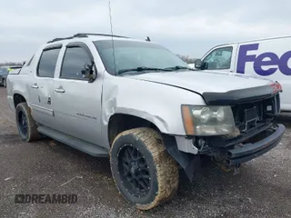 2011 Chevrolet Avalanche LT with VIN 3GNTKFE39BG212642, listed as a IAAI auction lot 41951335 with 221,950 mi miles. Bid and sale history available at carsss.com. Image 1.