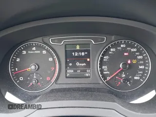 2015 Audi Q3 Prestige z VIN WA1GFCFS5FR000694, wystawiony jako IAAI lot #42246403 z przebiegiem 93 504 mil mil oraz . Historia ofert i sprzedaży dostępna na DreamBid. Obrazek 7.