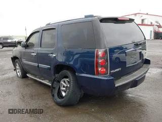 2007 GMC Yukon Denali z VIN 1GKFK63847J312002, wystawiony jako IAAI lot #42321124 z przebiegiem Nie podano mil oraz . Historia ofert i sprzedaży dostępna na DreamBid. Obrazek 3.