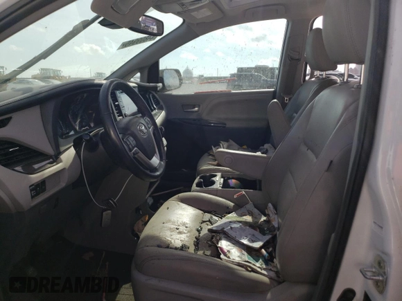 2019 Toyota Sienna XLE Auto Access Seat z VIN 5TDYZ3DC3KS971766, wystawiony jako Copart lot #44809945 z przebiegiem Nie podano mil oraz Szkoda całkowita • Salvage title. Historia ofert i sprzedaży dostępna na DreamBid. Obrazek 7.