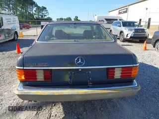 1986 Mercedes-Benz 560 z VIN WDBCA45D7GA200289, wystawiony jako IAAI lot #42313986 z przebiegiem 203 457 mil mil oraz . Historia ofert i sprzedaży dostępna na DreamBid. Obrazek 16.