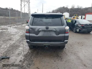 2017 Toyota 4Runner SR5 with VIN JTEBU5JR3H5421146, listed as a IAAI auction lot 41638609 with 101,535 mi miles. Bid and sale history available at carsss.com. Image 17.