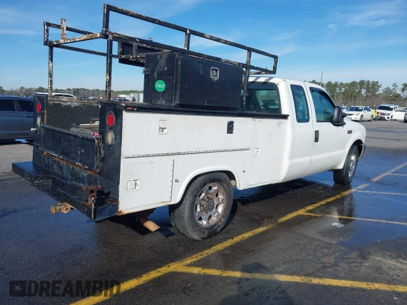 2004 Ford Super Duty F-250 XL with VIN 1FTNX20L44EC45528, listed as a IAAI auction lot 41598042 with 2,163,017 mi miles. Bid and sale history available at carsss.com. Image 4.
