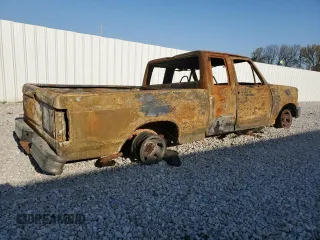 1996 Ford F-150 z VIN 1FTEX15N8TKA18735, wystawiony jako Copart lot #52289615 z przebiegiem Nie podano mil oraz Nie do naprawy • Non repairable. Historia ofert i sprzedaży dostępna na DreamBid. Obrazek 3.