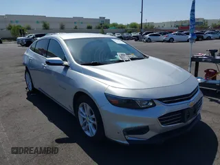 2018 Chevrolet Malibu LT z VIN 1G1ZD5ST4JF267472, wystawiony jako IAAI lot #42276109 z przebiegiem 126 449 mil mil oraz . Historia ofert i sprzedaży dostępna na DreamBid. Obrazek 1.