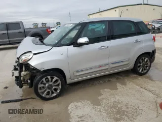 2018 FIAT 500L Lounge with VIN ZFBCFACH3JZ040883, listed as a Copart auction lot 42946565 with 93,329 mi miles and Salvage Title. Bid and sale history available at carsss.com. Image 1.
