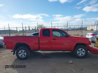 2008 Toyota Tacoma PreRunner with VIN 5TETU62NX8Z564585, listed as a IAAI auction lot 41576009 with 193,868 mi miles. Bid and sale history available at carsss.com. Image 13.
