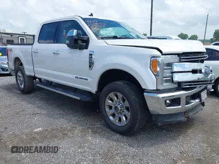 2019 Ford F-250 XL z VIN 1FT7W2BT1KEG35217, wystawiony jako IAAI lot #42193609 z przebiegiem 156 934 mil mil oraz . Historia ofert i sprzedaży dostępna na DreamBid. Obrazek 1.