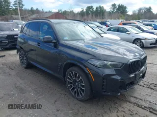 2025 BMW X5 xDrive40i z VIN 5UX23EU03S9Z21861, wystawiony jako IAAI lot #41852928 z przebiegiem 992 mil mil oraz . Historia ofert i sprzedaży dostępna na DreamBid. Obrazek 1.