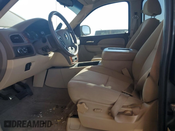 2011 Chevrolet Avalanche LS with VIN 3GNMCEE00BG100796, listed as a Copart auction lot 73812144 with 216,694 mi miles and Salvage Title. Bid and sale history available at carsss.com. Image 7.