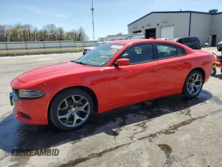 2015 Dodge Charger SXT z VIN 2C3CDXHG2FH725281, wystawiony jako Copart lot #53245365 z przebiegiem 150 072 mil mil oraz Szkody całkowita. Historia ofert i sprzedaży dostępna na DreamBid. Obrazek 1.