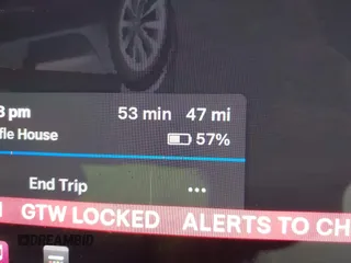 2023 Tesla Model 3 z VIN 5YJ3E1EA2PF591661, wystawiony jako IAAI lot #42014086 z przebiegiem 13 945 mil mil oraz . Historia ofert i sprzedaży dostępna na DreamBid. Obrazek 17.