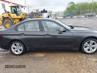 2016 BMW 3 Series 328i z VIN WBA8E9G52GNT45955, wystawiony jako IAAI lot #42051162 z przebiegiem 85 791 mil mil oraz . Historia ofert i sprzedaży dostępna na DreamBid. Obrazek 14.