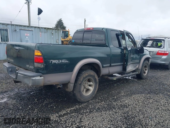 2000 Toyota Tundra Limited with VIN 5TBBT4812YS031675, listed as a IAAI auction lot 41626727 with 257,195 mi miles. Bid and sale history available at carsss.com. Image 4.