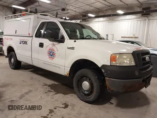 2008 Ford F-150 XL with VIN 1FTRF12298KC52632, listed as a IAAI auction lot 41395908 with 186,667 mi miles. Bid and sale history available at carsss.com. Image 1.