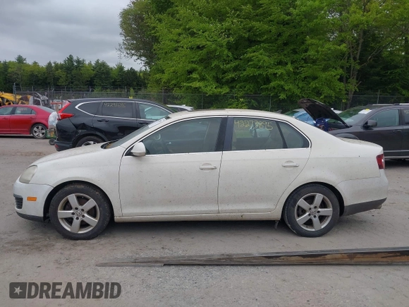 2008 Volkswagen Jetta SE with VIN 3VWRZ81K08M093880, listed as a IAAI auction lot 42273895 with 266,962 mi miles and . Bid and sale history available at DreamBid. Image 12.