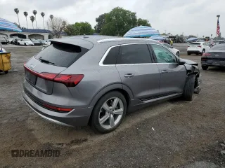 2019 Audi e-tron Premium Plus с VIN WA1LABGE7KB021954, выставлен на аукционе Copart как лот 47867025 с пробегом 74 853 миль миль и Списание • Salvage title. История ставок и продаж доступна на DreamBid. Изображение 3.
