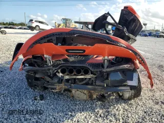 2021 McLaren 765LT z VIN SBM14RCA3MW765537, wystawiony jako Copart lot #39177933 z przebiegiem Nie podano mil oraz Szkody całkowita. Historia ofert i sprzedaży dostępna na DreamBid. Obrazek 6.