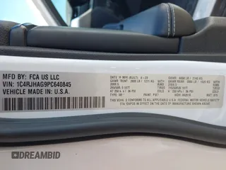 2023 Jeep Grand Cherokee Laredo z VIN 1C4RJHAG9PC640845, wystawiony jako IAAI lot #41991471 z przebiegiem 48 653 mil mil oraz . Historia ofert i sprzedaży dostępna na DreamBid. Obrazek 9.
