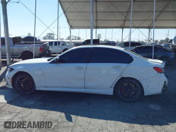 2024 BMW 3 Series 330e with VIN 3MW39FF05R8D89036, listed as a IAAI auction lot 41636274 with 17,513 mi miles and . Bid and sale history available at DreamBid. Image 14.