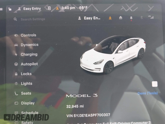 2023 Tesla Model 3 z VIN 5YJ3E1EA5PF700307, wystawiony jako IAAI lot #42034319 z przebiegiem 32 945 mil mil oraz . Historia ofert i sprzedaży dostępna na DreamBid. Obrazek 7.