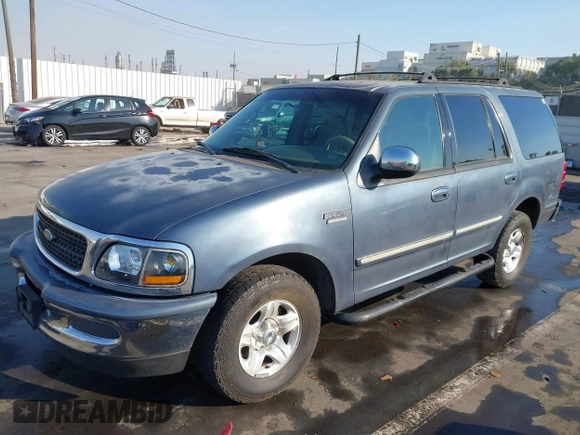 1998 Ford Expedition XLT with VIN 1FMRU1763WLB16405, listed as a IAAI auction lot 41311254 with 265,781 mi miles. Bid and sale history available at carsss.com. Image 2.